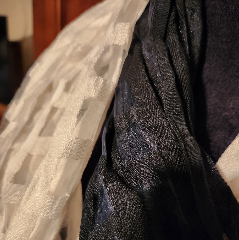 SCARF - Picture 3 of 4